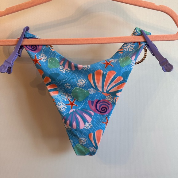 Swimsuit size S from Juniper Boutique - Picture 3 of 3